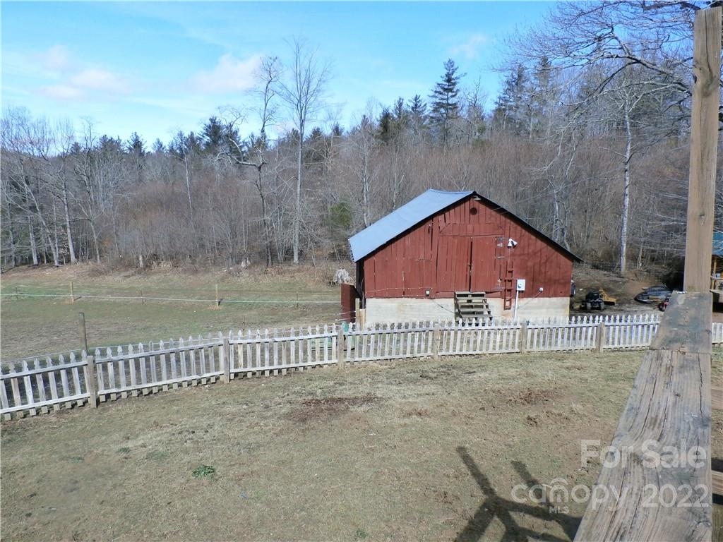 1096 Dale Road Spruce Pine, NC 28777 - Photo 34 of 48 Gallery Image 34