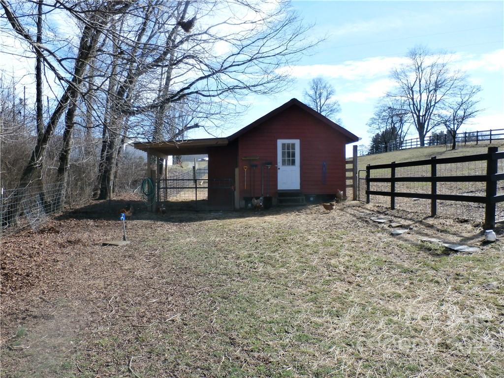 1096 Dale Road Spruce Pine, NC 28777 - Photo 42 of 48 Gallery Image 42