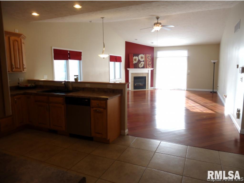 7203 Preston Drive Springfield, IL 62711 - Photo 13 of 36