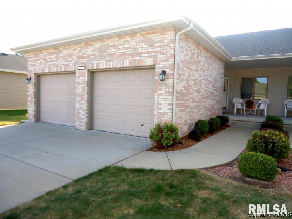 7203 Preston Drive Springfield, IL 62711 - Photo 2 of 36