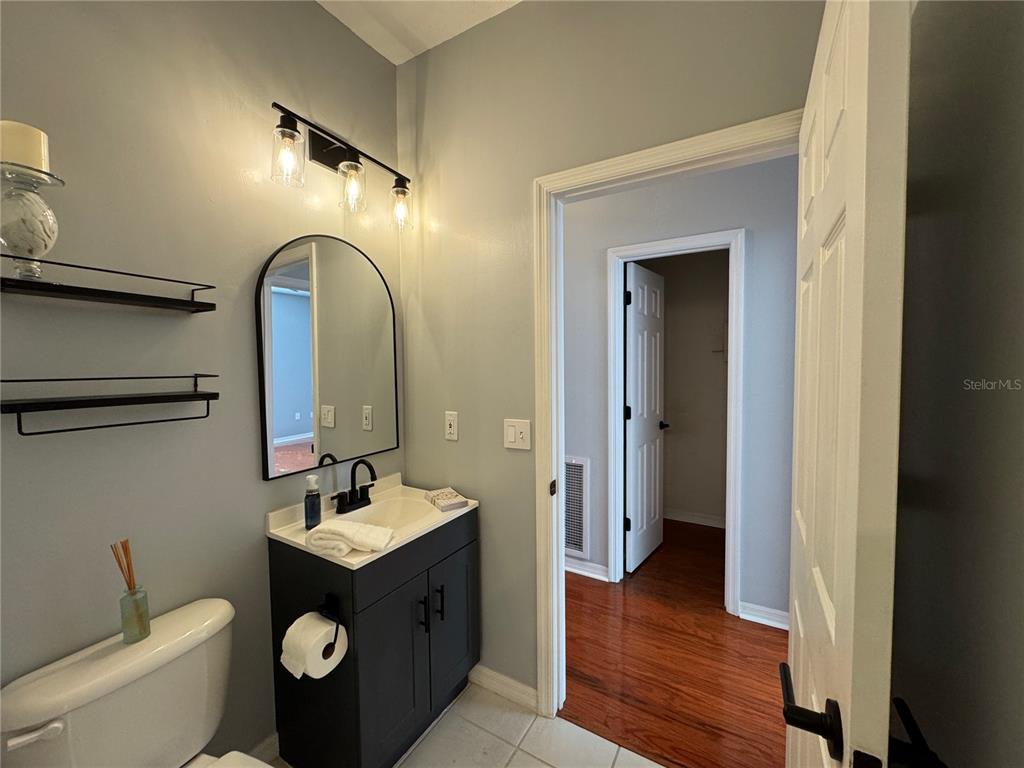 2900 West Azeele Street, Unit M Tampa, FL 33609 - Photo 20 of 25