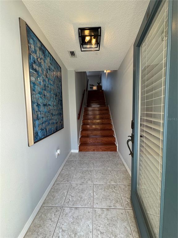 2900 West Azeele Street, Unit M Tampa, FL 33609 - Photo 3 of 25