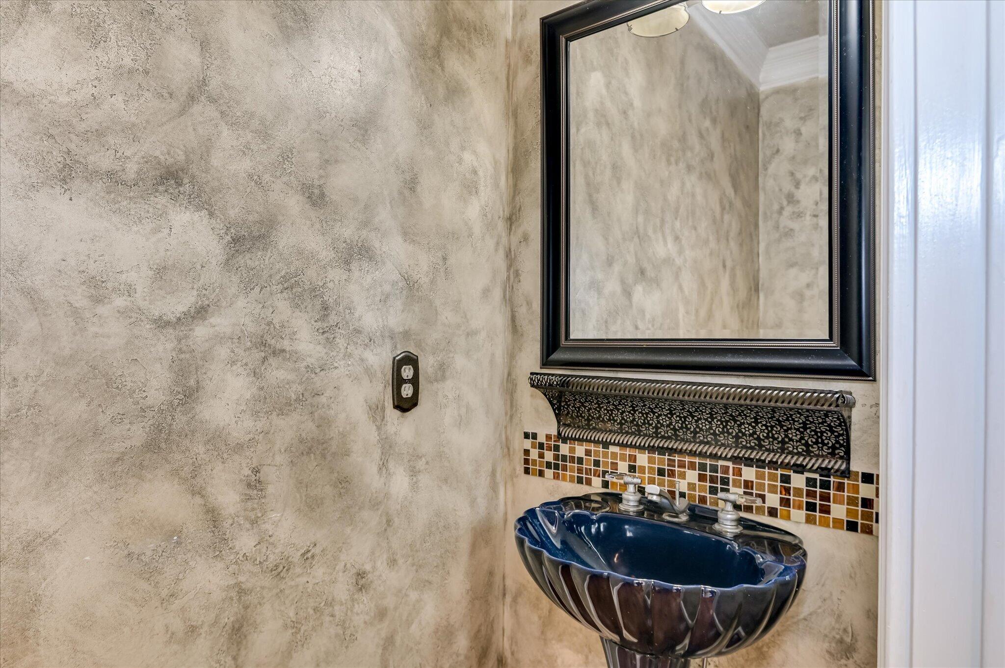 864 River Bluff Road North Augusta, SC 29841 - Photo 24 of 55 Main Floor Powder Room