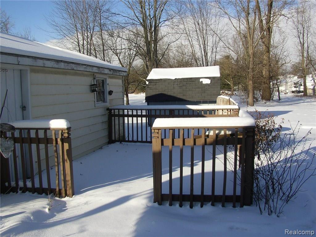 6417 Lapeer Road Burton, MI 48509 - Photo 28 of 30 PC270025.JPG