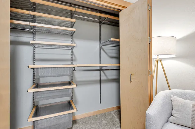 $2,200 | 106 West Seeboth Street, Unit 406, Milwaukee, WI 53204