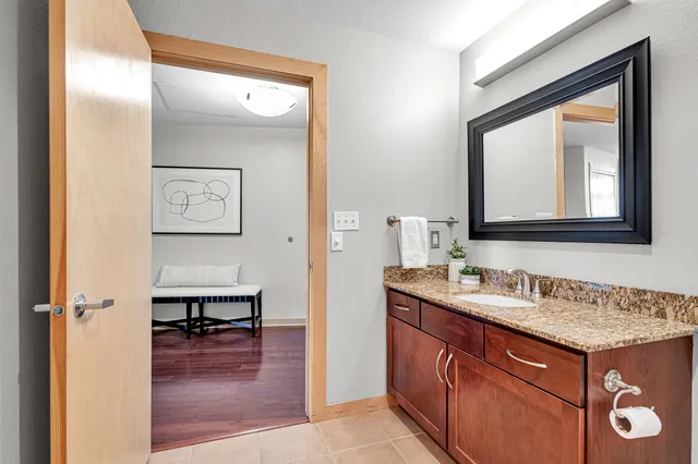 $2,200 | 106 West Seeboth Street, Unit 406, Milwaukee, WI 53204