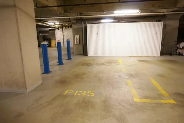 $2,200 | 106 West Seeboth Street, Unit 406, Milwaukee, WI 53204