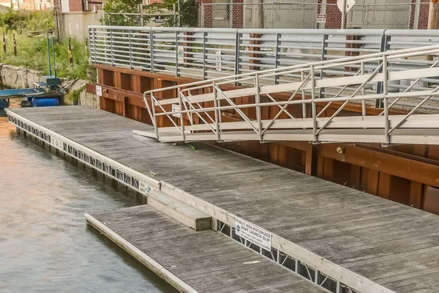 $2,200 | 106 West Seeboth Street, Unit 406, Milwaukee, WI 53204