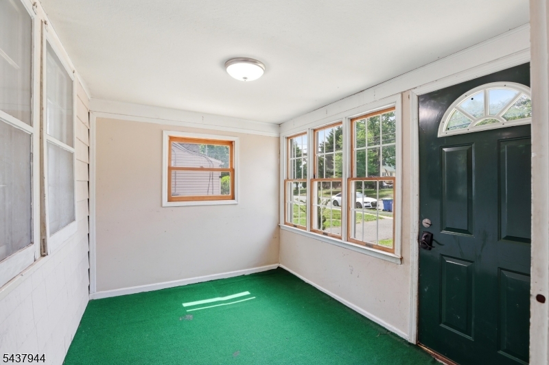 641 Greenbrook Road North Plainfield, NJ 07063 - Photo 4 of 36