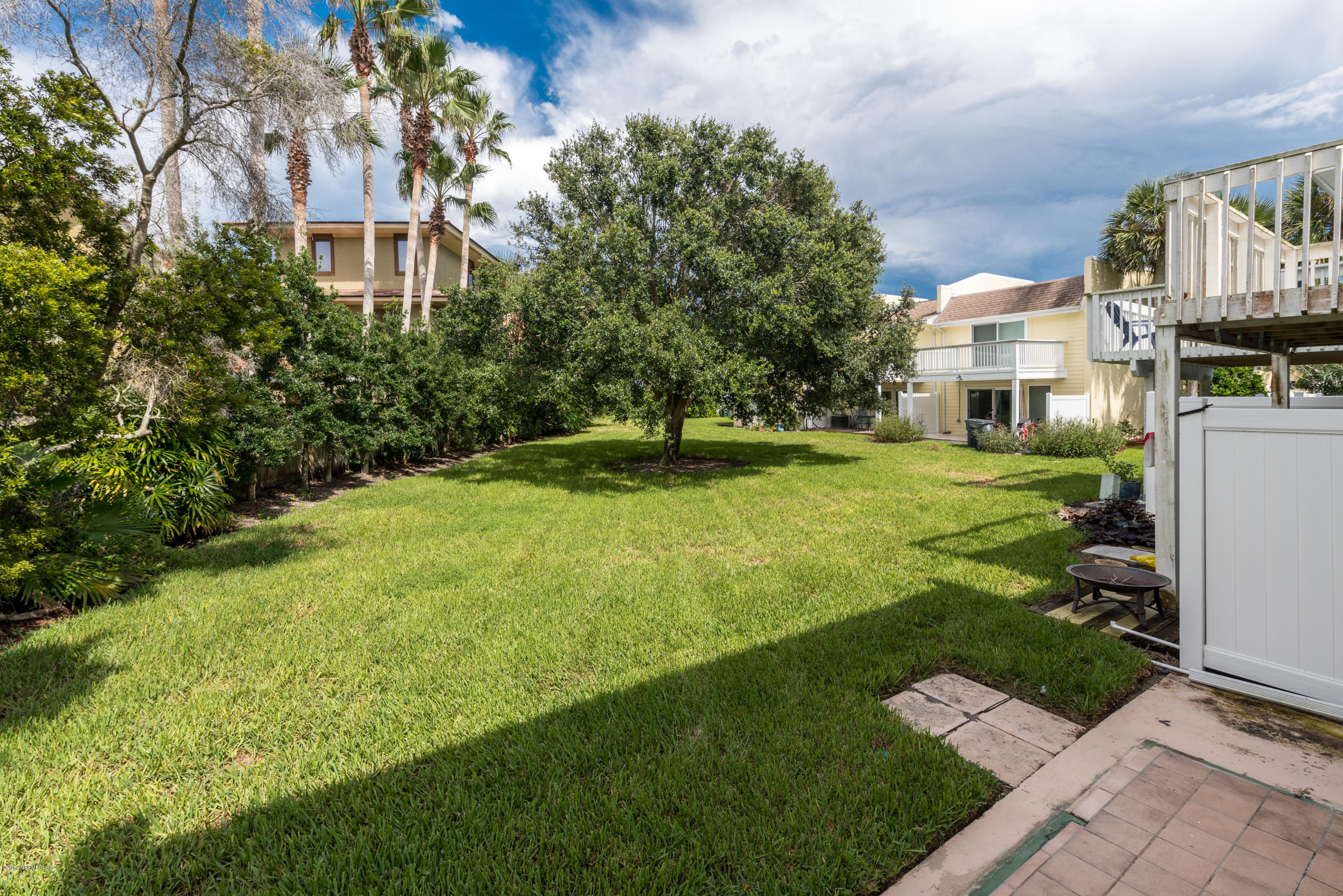 2233 Seminole Road, Unit 1 Atlantic Beach, FL 32233 - Photo 16 of 35 a house with garden in front of it