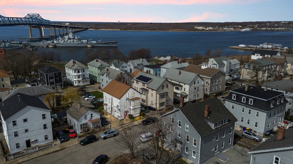 22 Danforth Street Fall River, MA 02720 - Photo 4 of 15