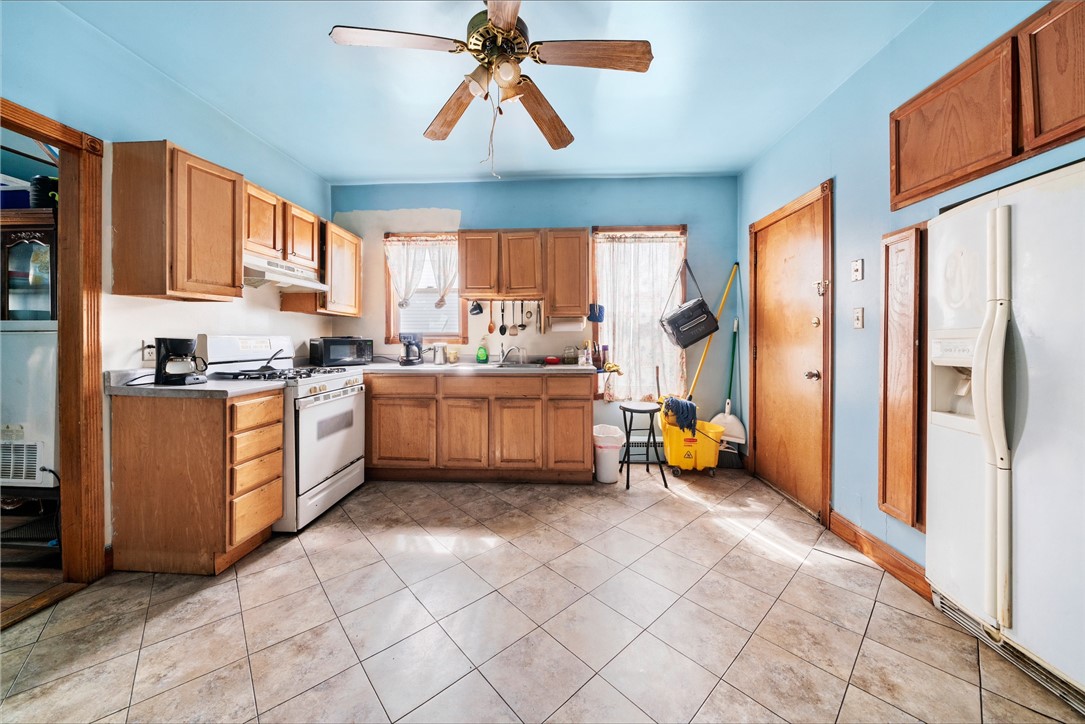 22 Danforth Street Fall River, MA 02720 - Photo 6 of 15