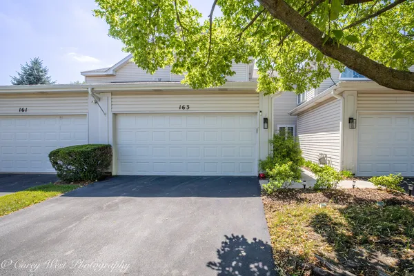 $349,000 | 163 North Barton Trail, Batavia, IL 60510