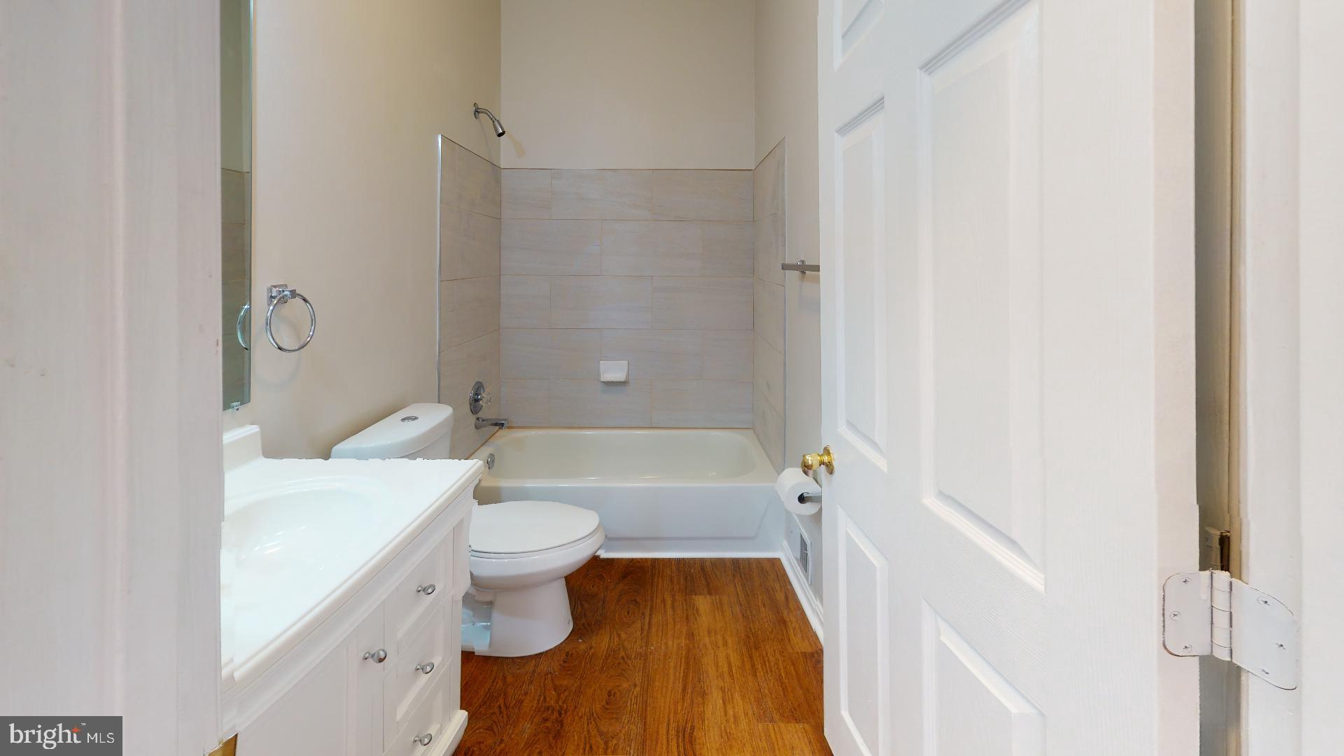 9418 Ardwick Ardmore Road Springdale, MD 20721 - Photo 24 of 56 Main-level bath