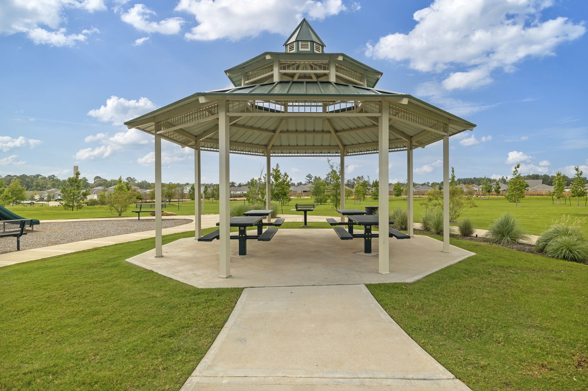 15434 Maple Ter Drive Conroe, TX 77303 - Photo 21 of 25 a view of a backyard with swimming pool