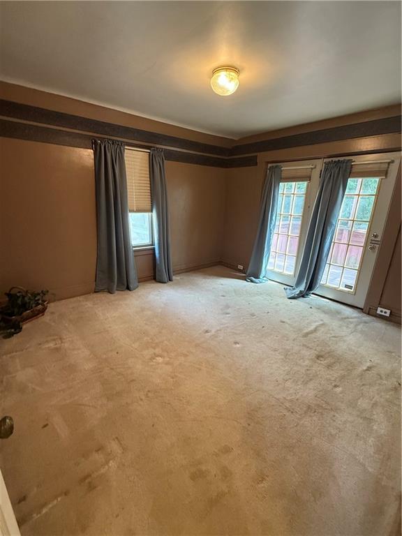 433 Miller Avenue Butler, PA 16001 - Photo 20 of 29 an empty room with windows