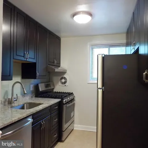 $1,700 | 2848 Annandale Road, Unit 124, Falls Church, VA 22042