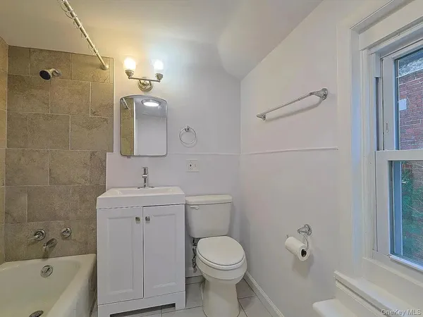 $1,350 | 95 Delafield Street, Unit 2, Poughkeepsie, NY 12601