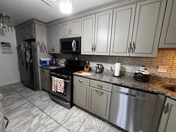 $122,000 | 500 Park Avenue, Unit 122, Calumet City, IL 60409