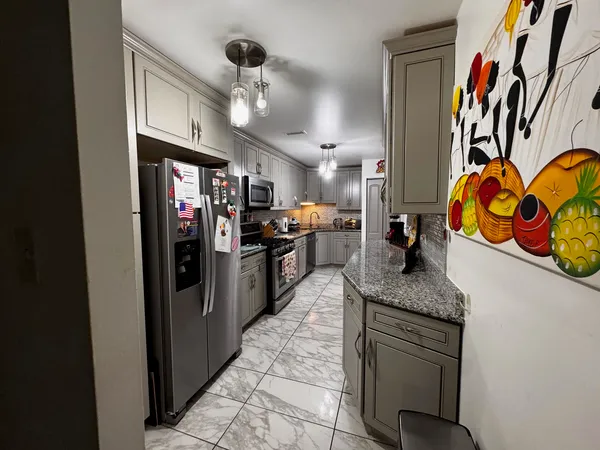 $122,000 | 500 Park Avenue, Unit 122, Calumet City, IL 60409