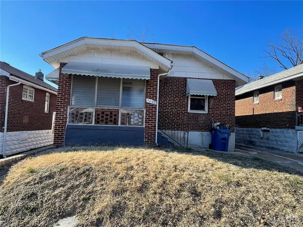 $82,900 | 8343 Strathmore Place, St. Louis, MO 63136