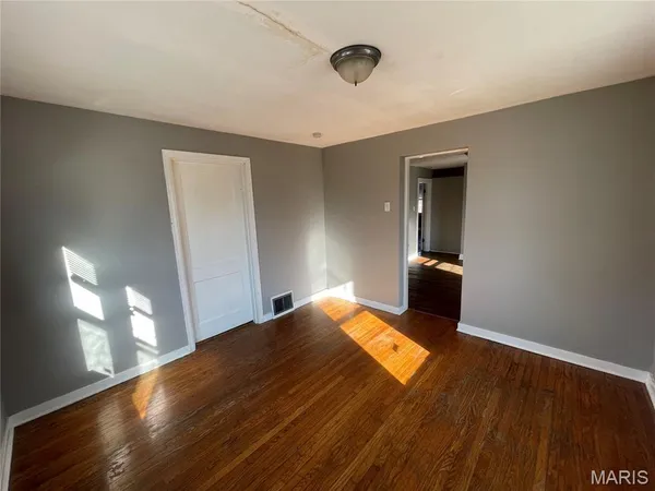 $82,900 | 8343 Strathmore Place, St. Louis, MO 63136
