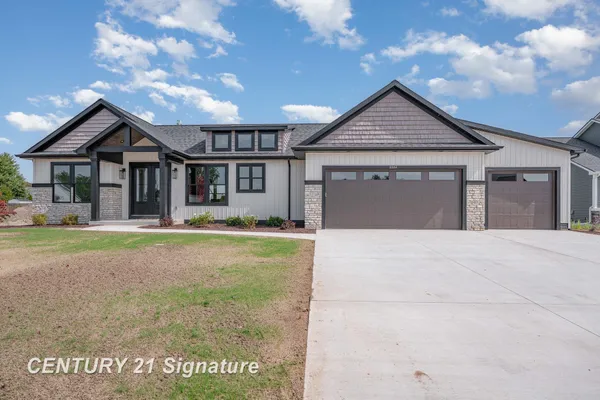 $639,900 | 8884 Copper Court, Freeland, MI 48623