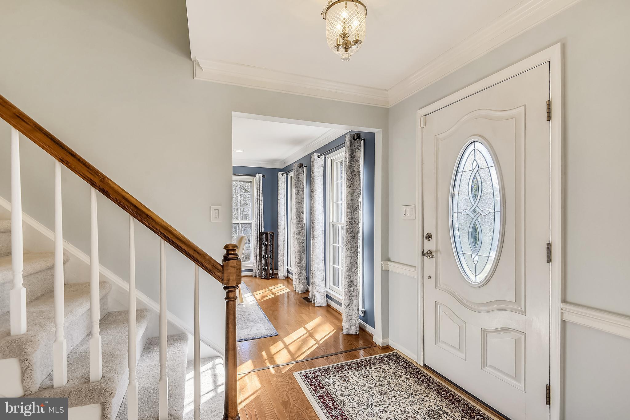 11924 Fawn Ridge Lane Reston, VA 20194 - Photo 3 of 58 Entry foyer