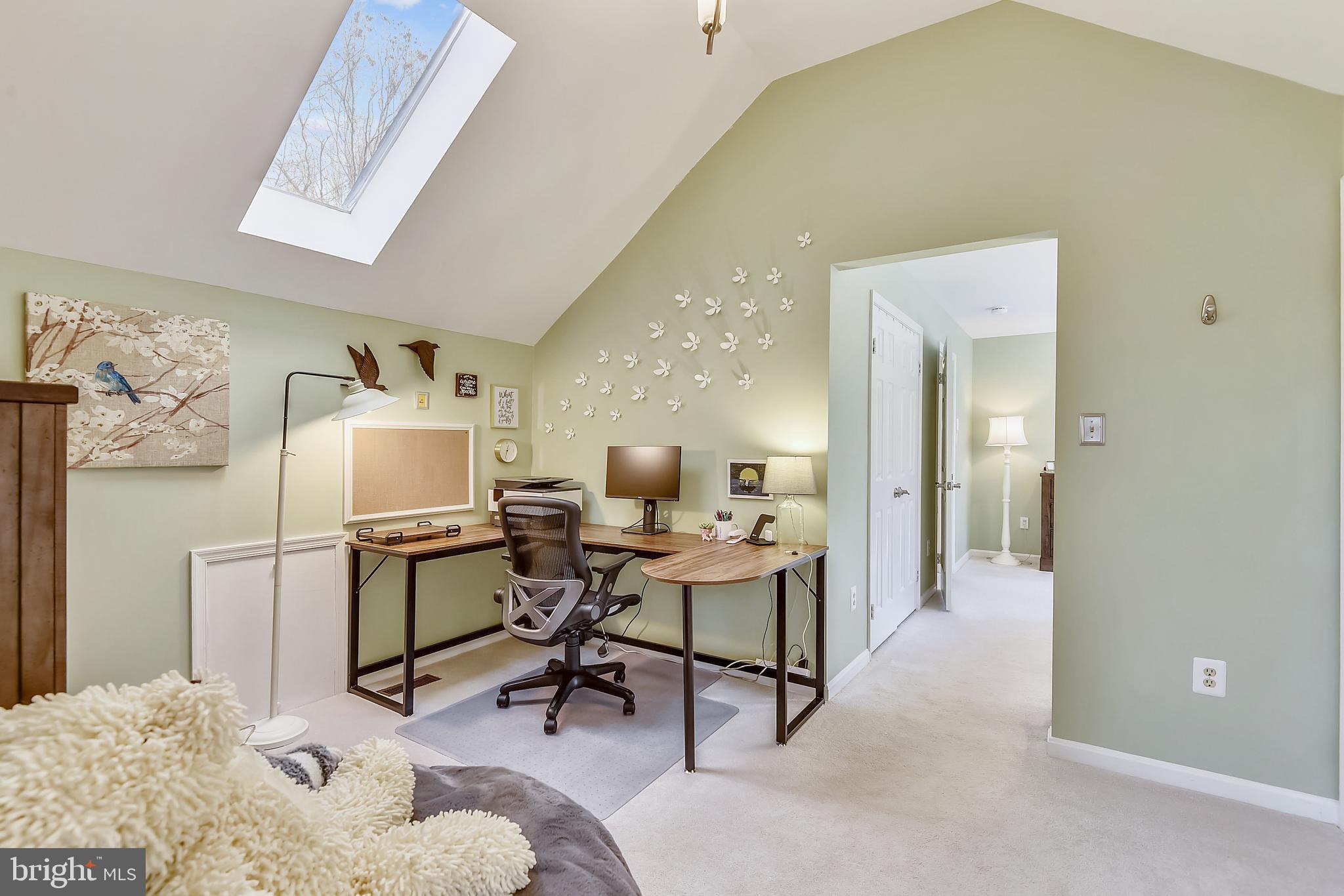 11924 Fawn Ridge Lane Reston, VA 20194 - Photo 32 of 58 Skylights in the sitting rm
