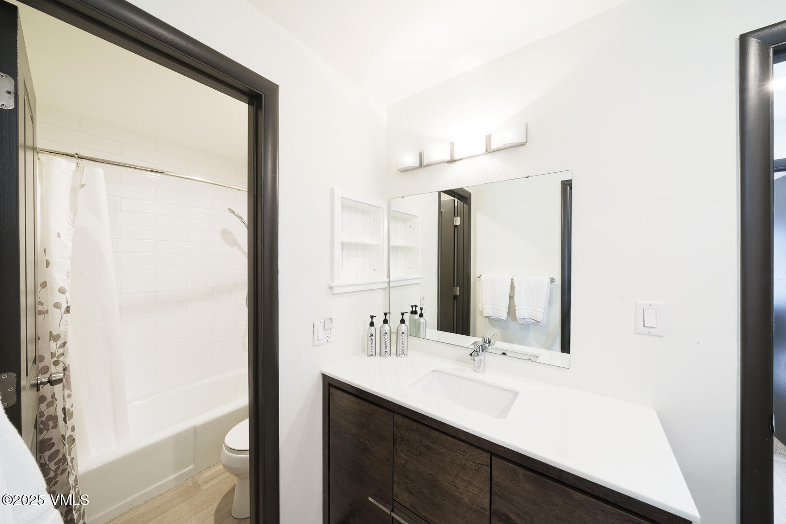 963 Lions Ridge Loop, Unit 534 Vail, CO 81657 - Photo 19 of 23 534_Breakaway_West_049