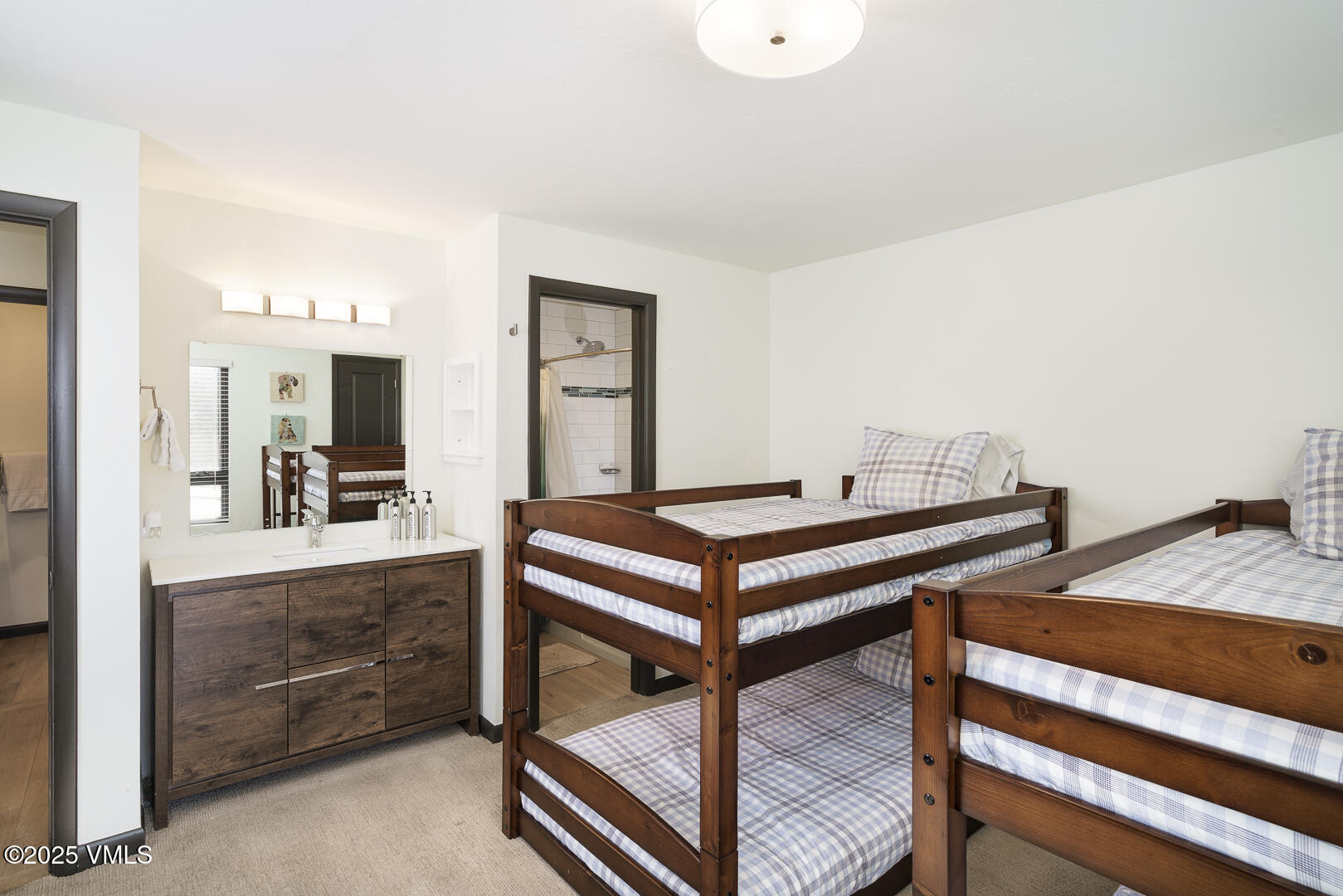 963 Lions Ridge Loop, Unit 534 Vail, CO 81657 - Photo 21 of 23 534_Breakaway_West_044