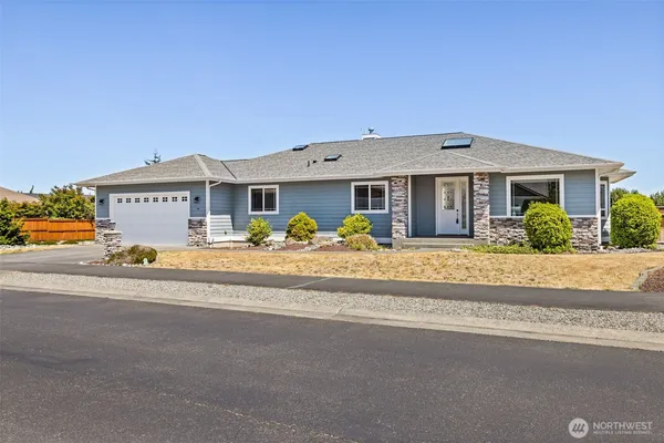$629,900 | 191 Choice Loop, Sequim, WA 98382
