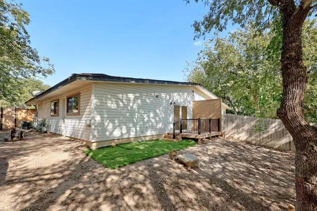 $2,295 | 1905 Cedar Ridge Drive, Unit B, Austin, TX 78741