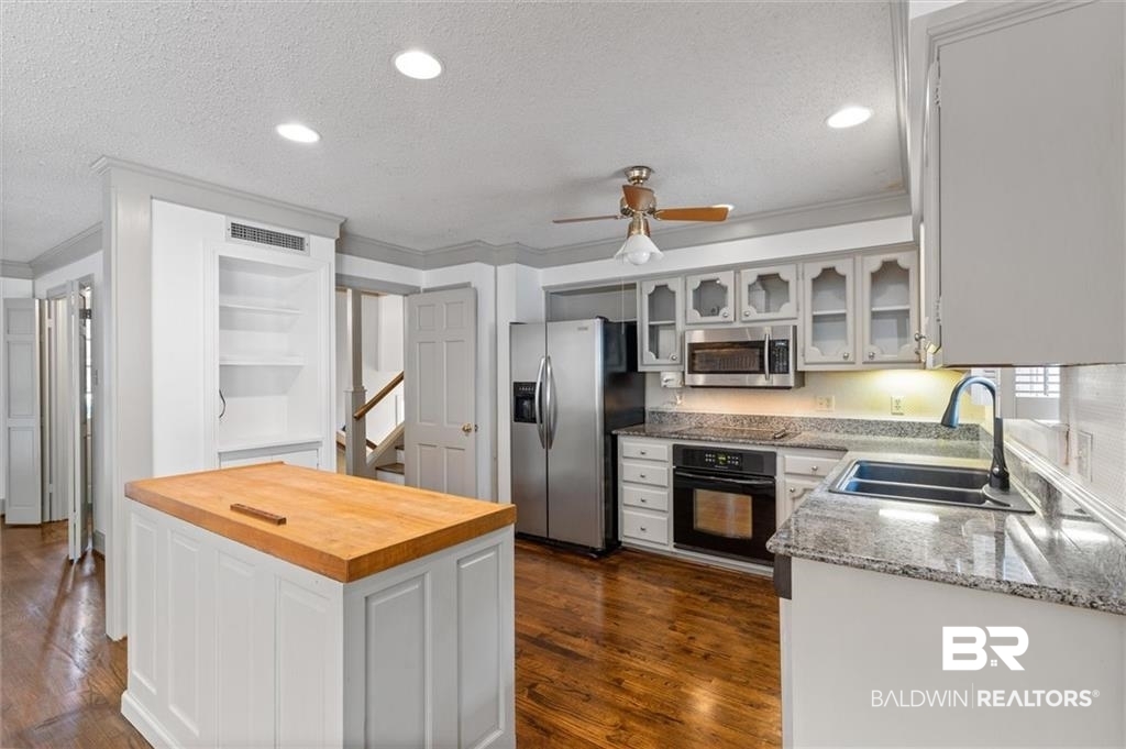 524 East Spring Park Drive Mobile, AL 36608 - Photo 4 of 34