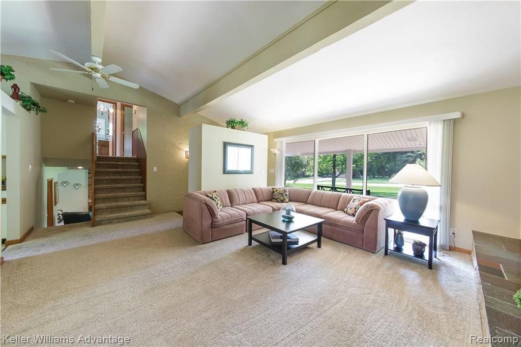 36508 West Lyman Road Farmington Hills, MI 48331 - Photo 4 of 63