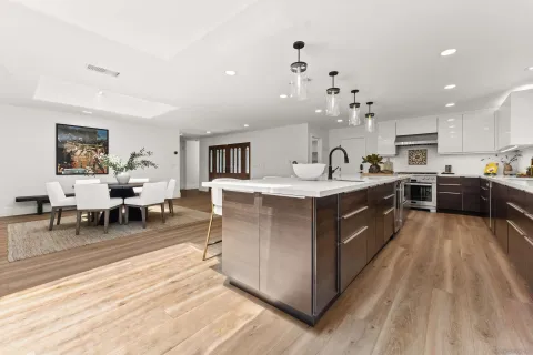 $3,890,000 | 2451 Malibu Way, Del Mar, CA 92014