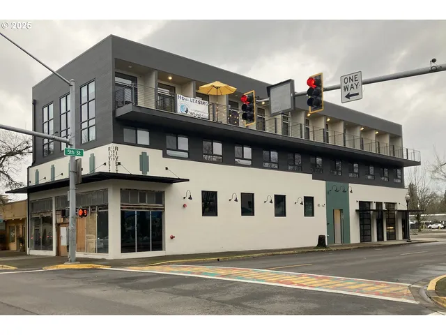 $4,950,000 | 488 Main Street, Springfield, OR 97477