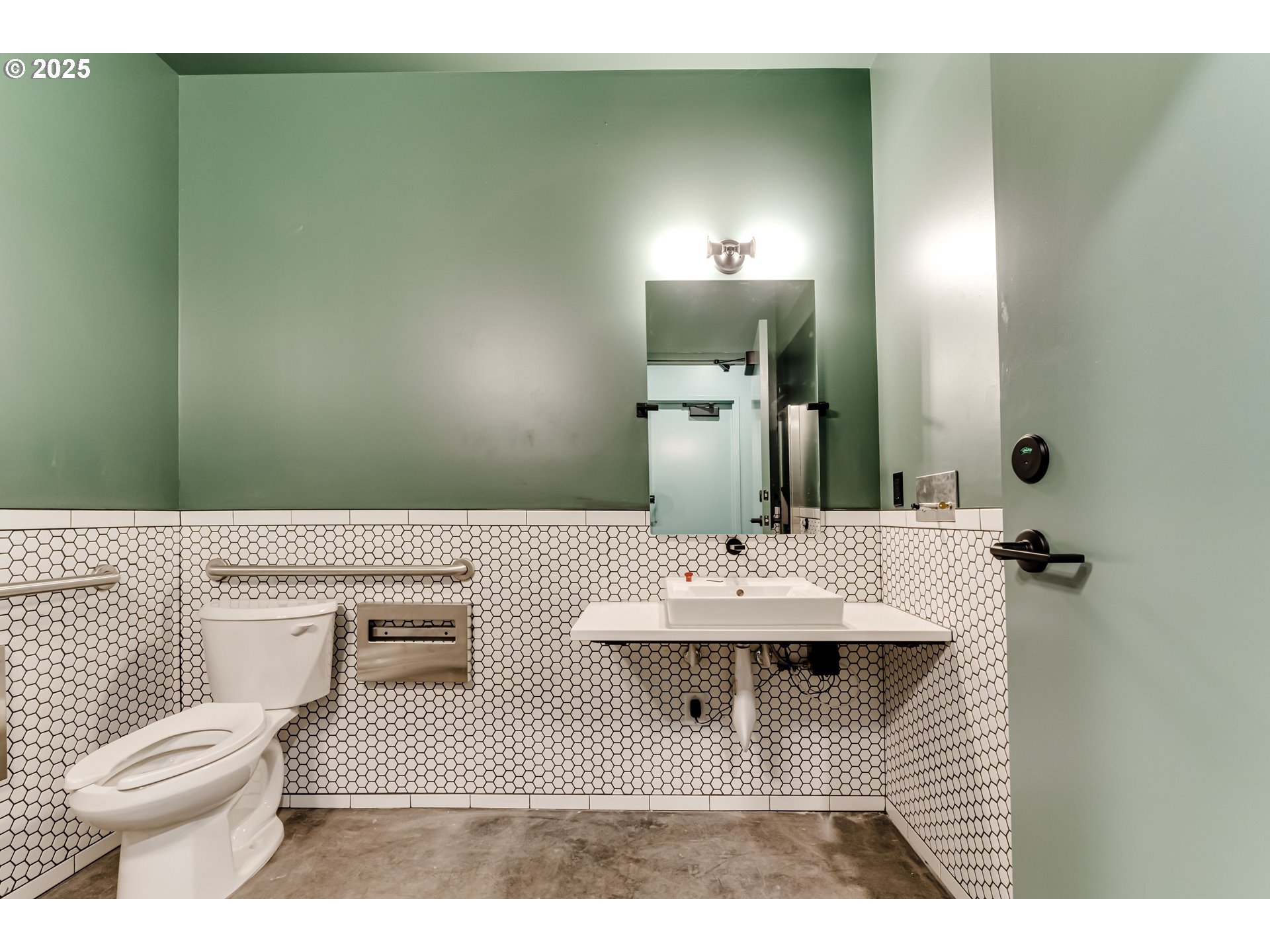 488 Main Street Springfield, OR 97477 - Photo 10 of 19