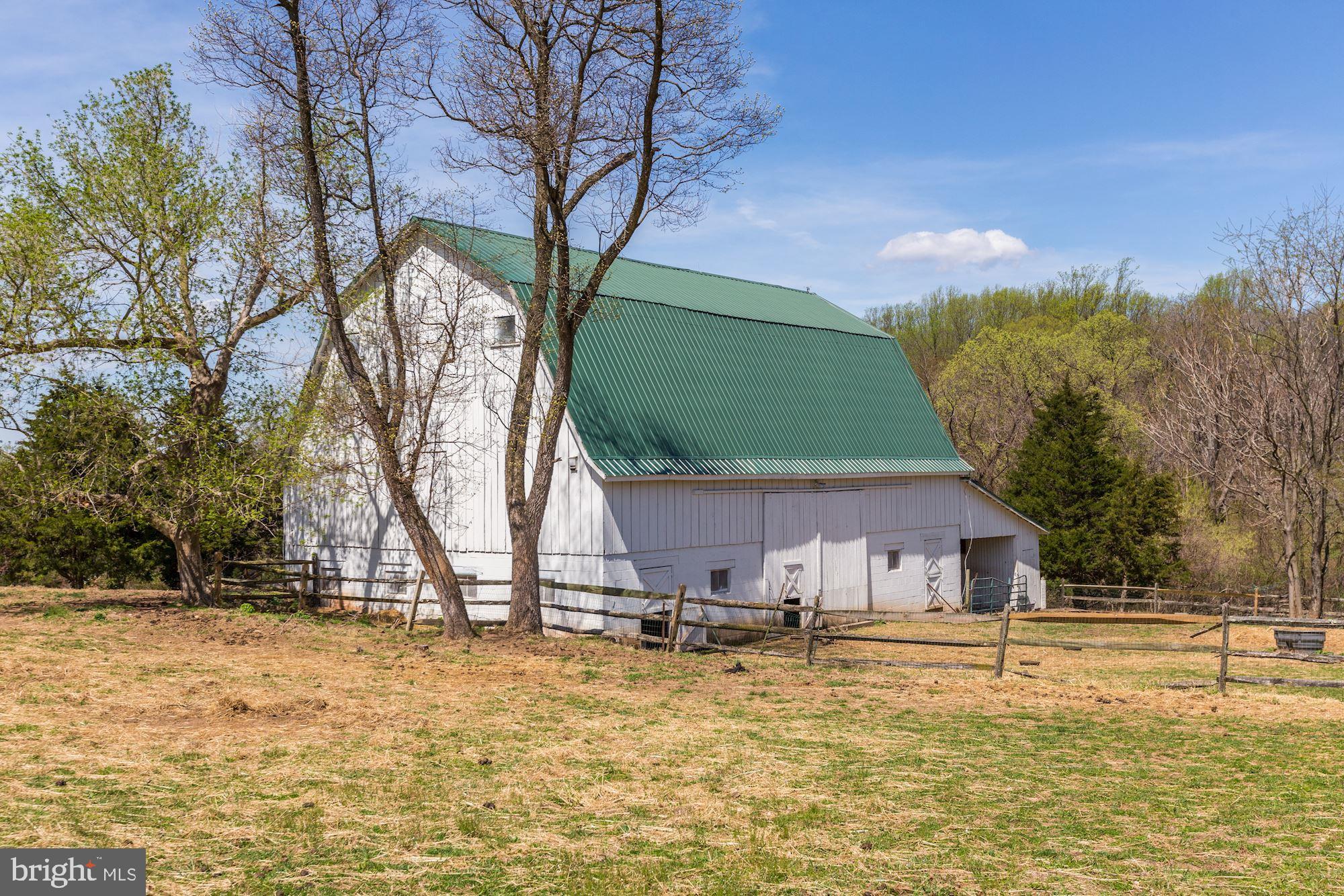 23500 Whites Ferry Road Dickerson, MD 20842 - Photo 40 of 42 Barn