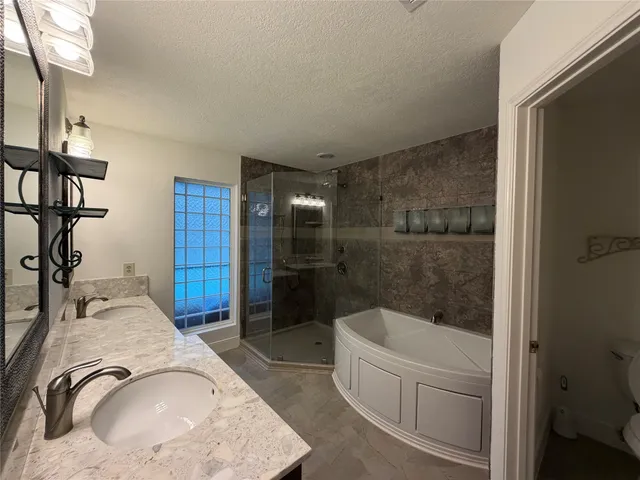 $2,950 | 3906 Hazelwood Drive, Pearland, TX 77584