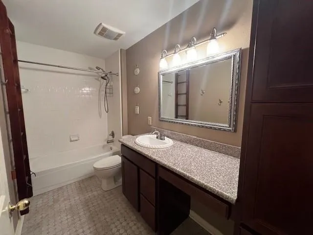 $2,950 | 3906 Hazelwood Drive, Pearland, TX 77584