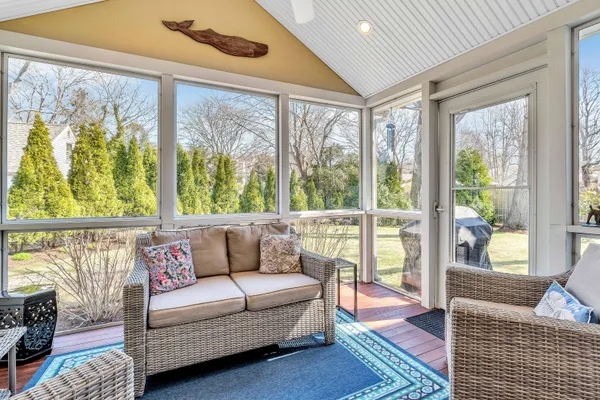 $999,500 | 70 Lakeview Avenue, Falmouth, MA 02540