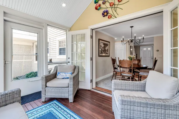 $999,500 | 70 Lakeview Avenue, Falmouth, MA 02540