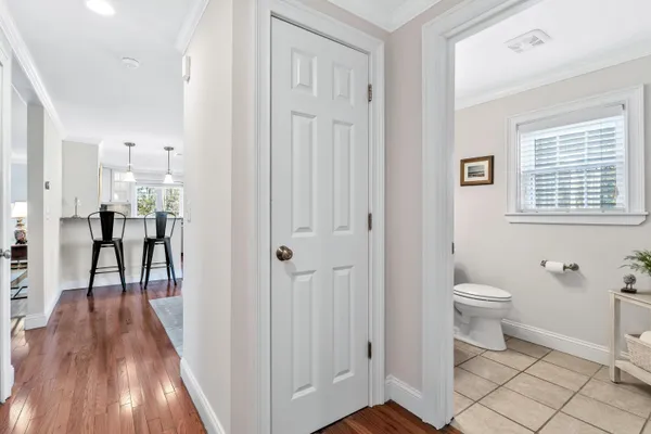 $999,500 | 70 Lakeview Avenue, Falmouth, MA 02540