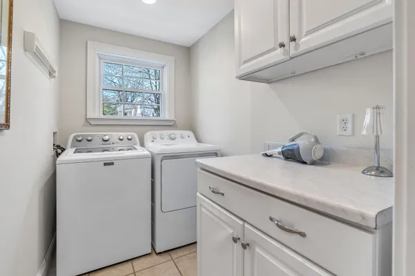 $999,500 | 70 Lakeview Avenue, Falmouth, MA 02540