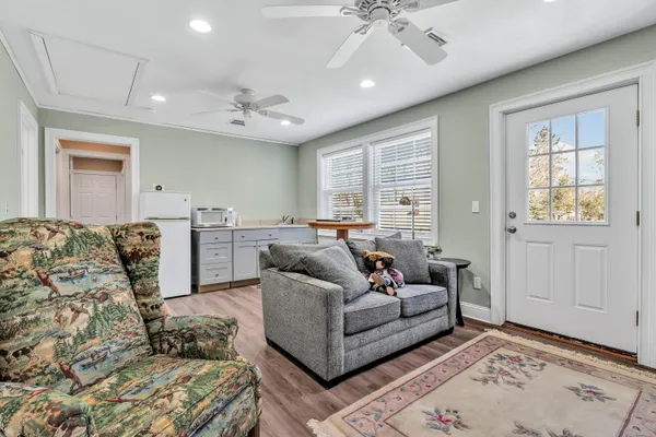 $999,500 | 70 Lakeview Avenue, Falmouth, MA 02540
