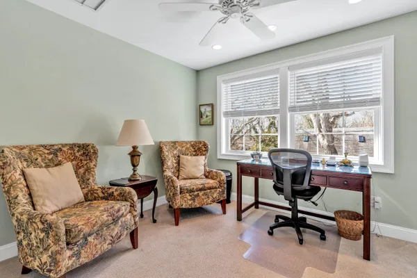 $999,500 | 70 Lakeview Avenue, Falmouth, MA 02540