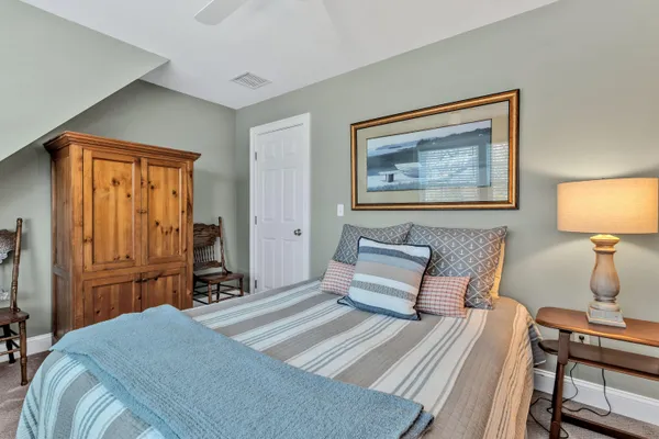 $999,500 | 70 Lakeview Avenue, Falmouth, MA 02540