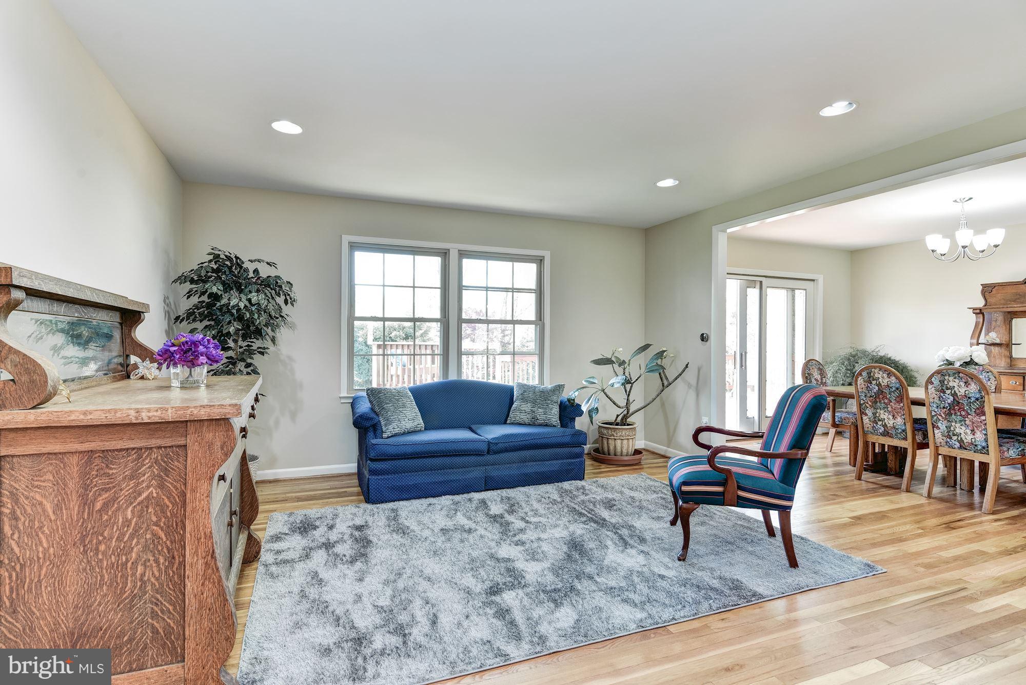 508 Stone House Lane Silver Spring, MD 20905 - Photo 3 of 30 Living Room