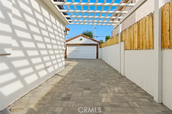 5048 Hesperia Avenue Encino, CA 91316 - Photo 15 of 30 a view of entryway